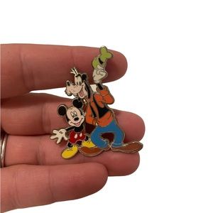 Disney Mickey and goofy pals collector pin